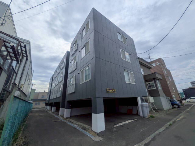 建物外観　札幌市東区東苗穂４条「セントラルマンション」