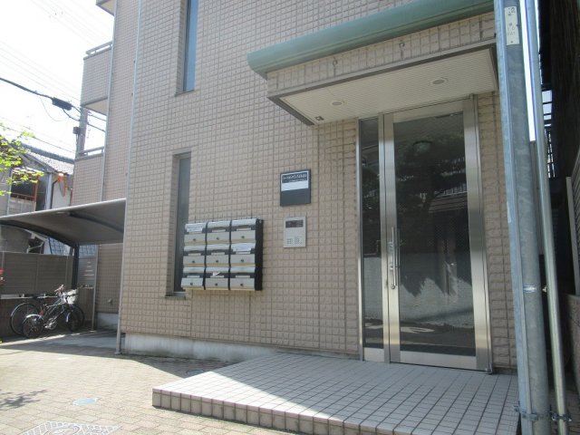 エントランス　建物の内部です