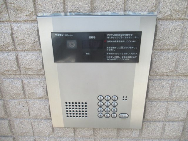 ロビー　オートロック付きです