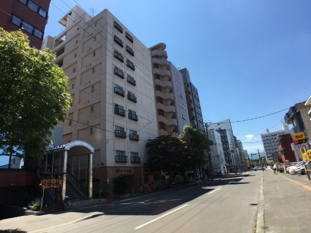 建物外観　札幌市北区北１８条西「マノワール楡」