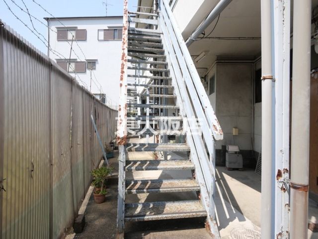 ロイヤルハイツ東大阪の外観写真