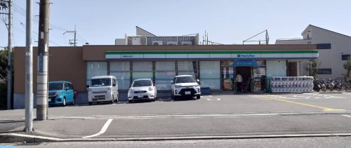 コンビニ　ファミリーマート 箕面粟生外院店（コンビニ）まで1472m