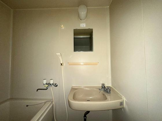 洗面設備　※別部屋の写真です
