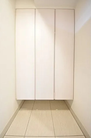 玄関　※別部屋の参考写真です。