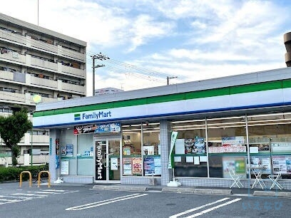 コンビニ　ファミリーマート 加美東店（コンビニ）まで185m