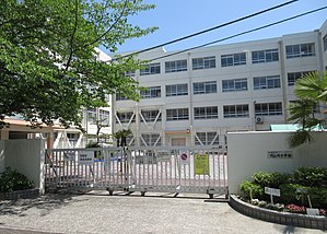 小学校　高槻市立竹の内小学校（小学校）まで910m
