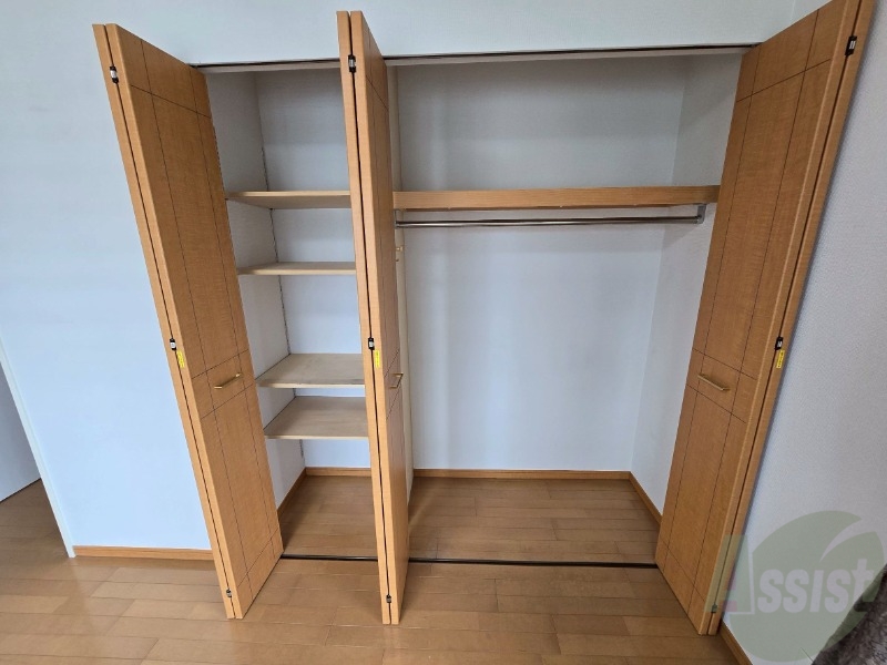 収納　クローゼットは奥行きもあり、荷物が多い方でも安心です。