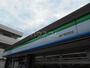 コンビニ　ファミリーマート戸塚下倉田町店（コンビニ）まで735m
