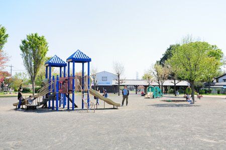 公園　万願寺中央公園（公園）まで423m