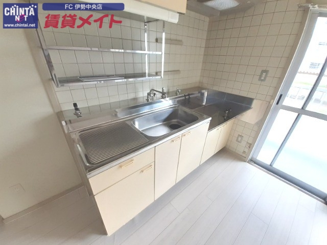 キッチン　同型参考写真