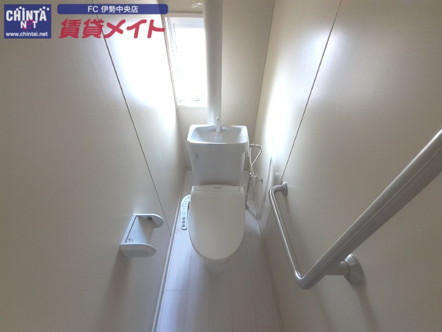 トイレ　同型参考写真