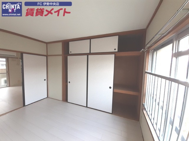 収納　同型参考写真