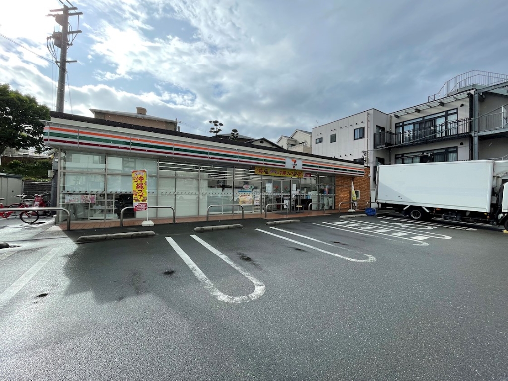 コンビニ　セブンイレブン 福岡長丘1丁目店（コンビニ）まで42m