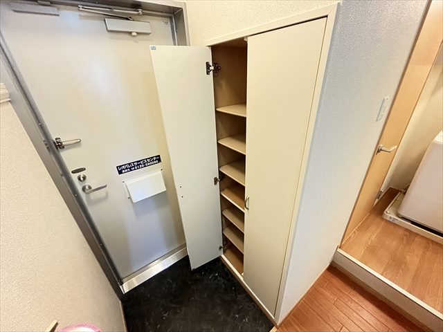 玄関　シューズボックス付き