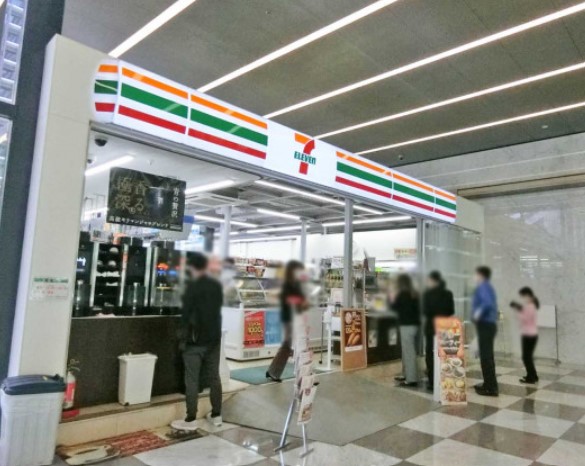 コンビニ　セブンイレブン 7FS芝浦スクエアビル店（コンビニ）まで1223m
