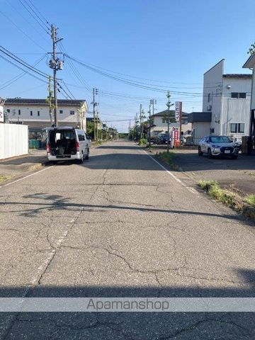 その他　前面道路（その他）まで0m