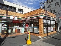 コンビニ　セブンイレブン 大田区大森北6丁目店（コンビニ）まで388m
