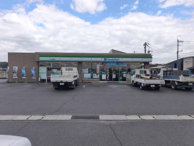 コンビニ　ファミリーマート岡山雄町店（コンビニ）まで985m