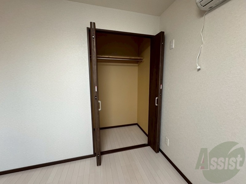 収納　寝室の収納です。部屋がすっきり片付きます。