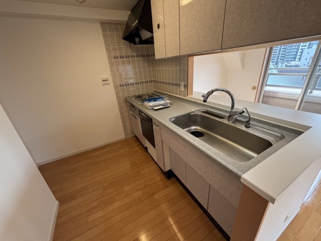 キッチン　退去前につき別部屋参考写真