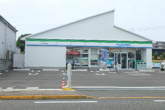 コンビニ　ファミリーマート 新潟堀之内店（コンビニ）まで532m