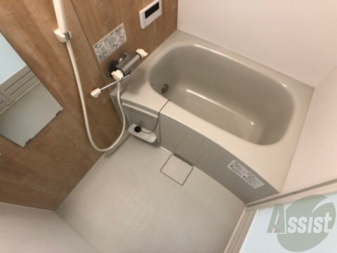 バス・シャワールーム　お風呂です。ゆっくりお風呂につかるのも体に良いですね～