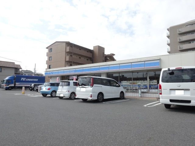 コンビニ　ローソン 三好上ヶ池店（コンビニ）まで530m