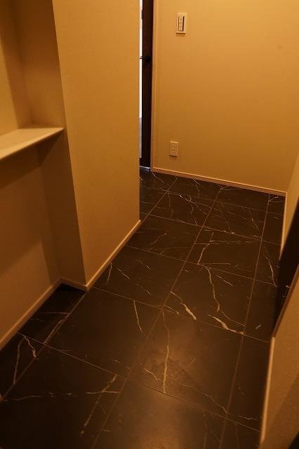 玄関　※別部屋参照
