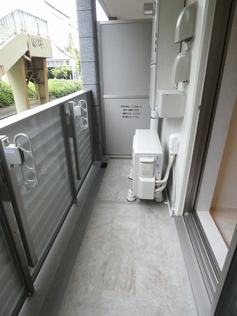 バルコニー　陽当たり良好なバルコニーです