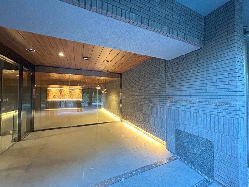 エントランス　清潔なエントランスです