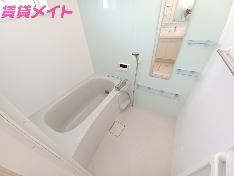 バス・シャワールーム　反転タイプ参考写真