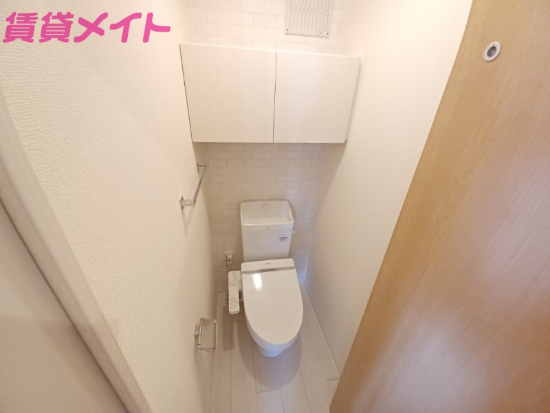 トイレ　反転タイプ参考写真