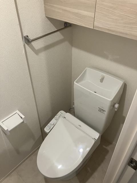 トイレ　１０１　温水洗浄暖房便座トイレ