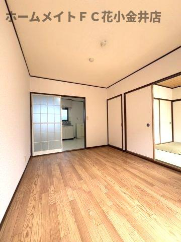 居室・リビング　同建物別室写真