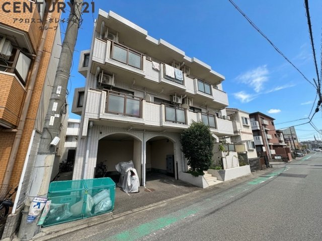 建物外観　オートロックで外部の人間が簡単に出入りできないため安心です。