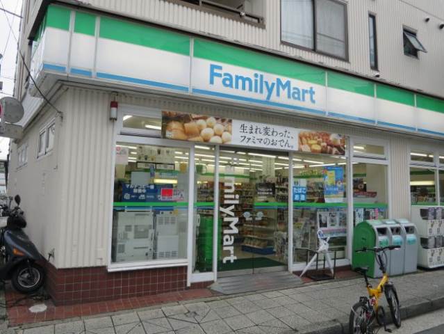 コンビニ　ファミリーマート和田屋松影町店（コンビニ）まで112m