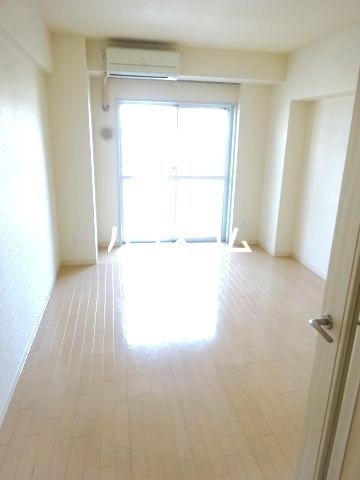 タック高砂の居間写真