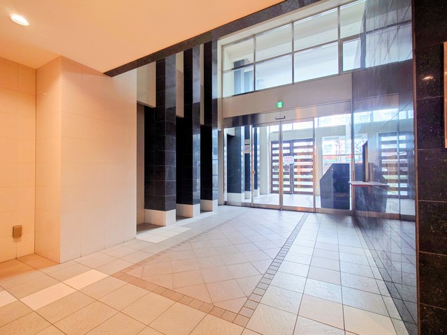地下鉄御堂筋線 新大阪駅 徒歩8分 15階建 築19年の外観写真