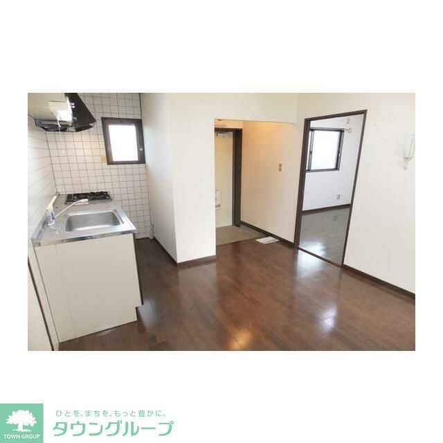 メゾングランドール柴崎の居間写真