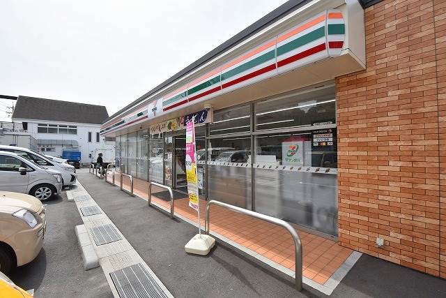 コンビニ　セブンイレブン広島口田3丁目店（コンビニ）まで136m