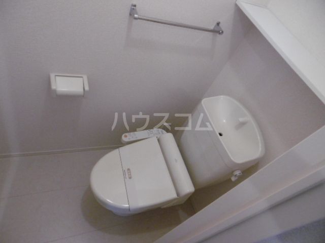 つくばエクスプレス 南流山駅 徒歩20分 3階建 築15年のトイレ写真