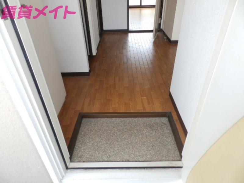 玄関　別部屋参考写真です