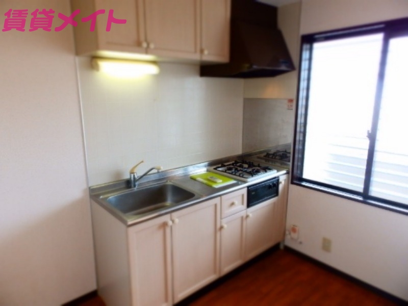 キッチン　別部屋参考写真です