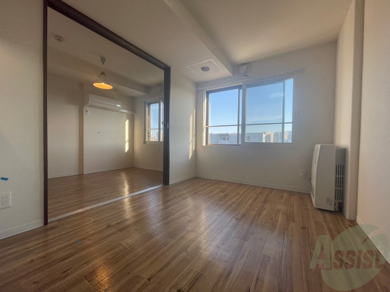 居室・リビング　広くてキレイなお部屋が広がっていて、充実した生活が送れそう。