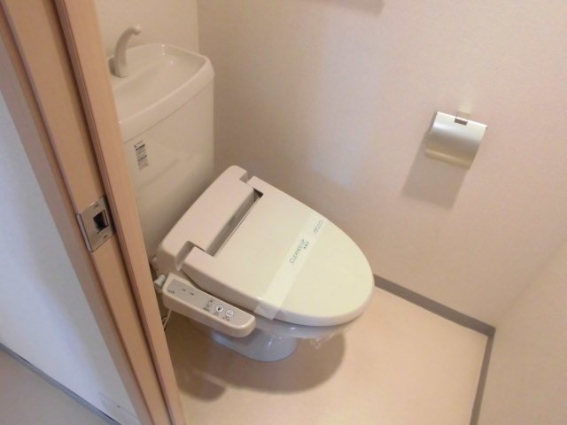 西武池袋線 東久留米駅 徒歩25分 4階建 築16年のトイレ写真