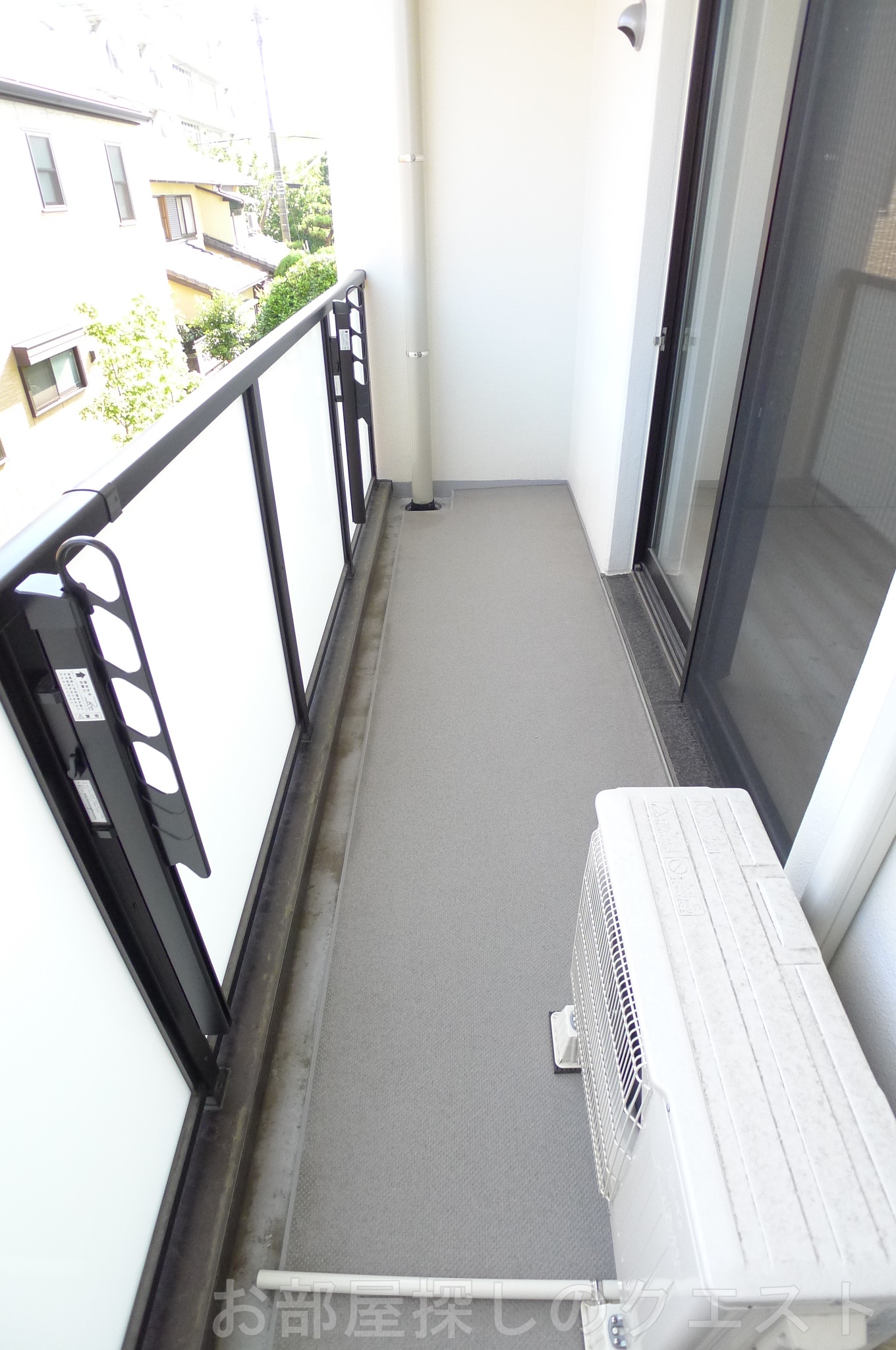 バルコニー　（写真は同仕様反転タイプ）