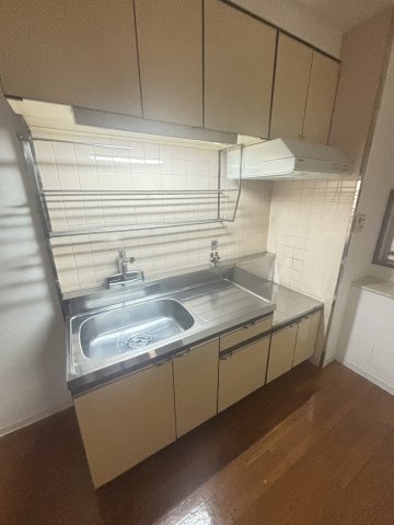 ＪＲおおさか東線 ＪＲ淡路駅 徒歩4分 4階建 築37年のキッチン写真