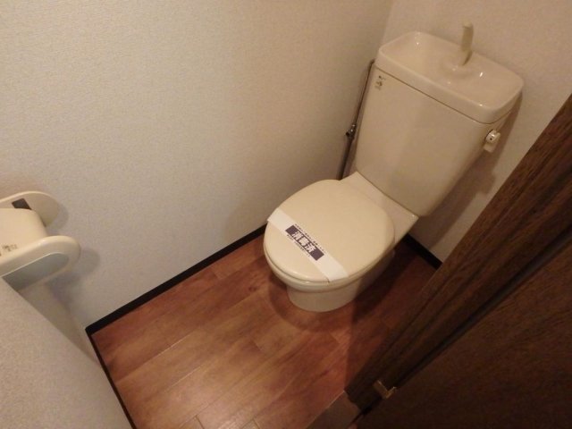 京急本線 北品川駅 徒歩3分 6階建 築28年のトイレ写真