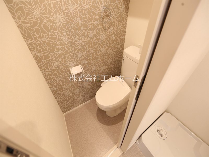 トイレ　温水洗浄暖房便座付トイレ