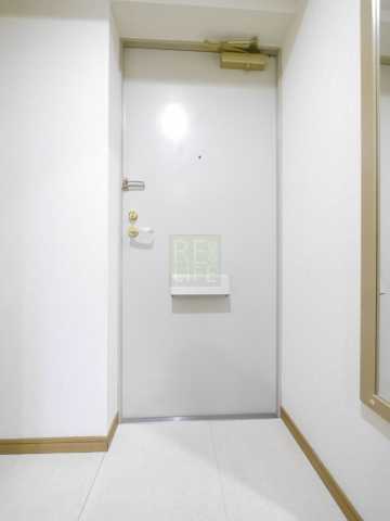 玄関　別部屋の参考写真になります。